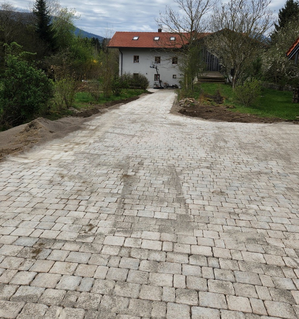 Zufahrt nachher